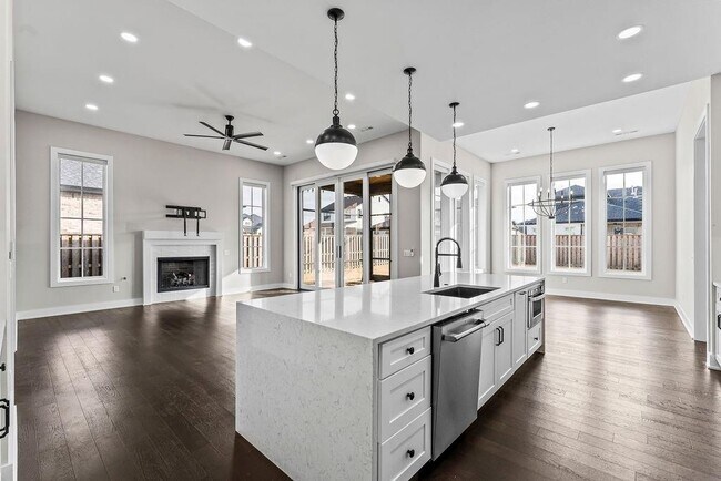 Building Photo - 3505 SW Radiance Ave