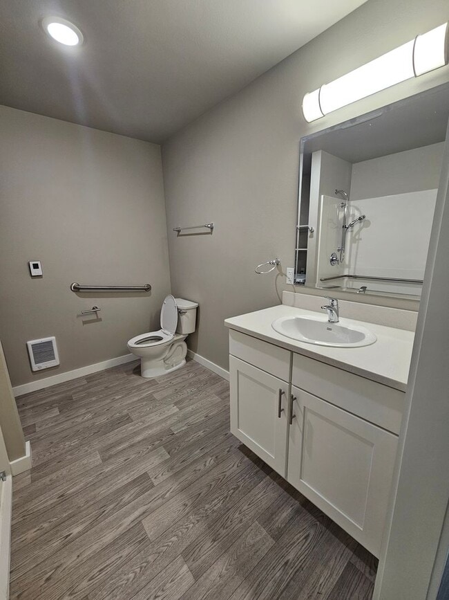 Building Photo - 2508001