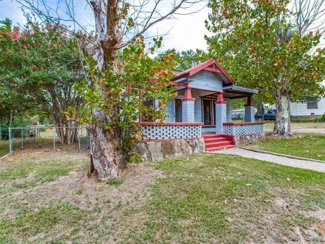 Primary Photo - 609 E Monterey St