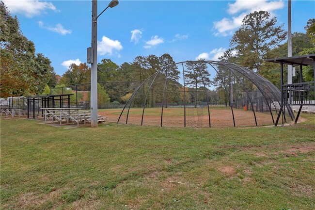 Building Photo - 1344 Midlawn Dr