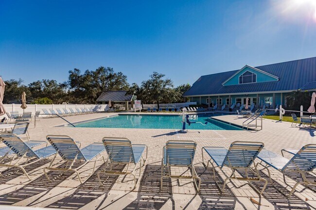 Building Photo - AMAZING CONDO IN WATERSIDE CLUB