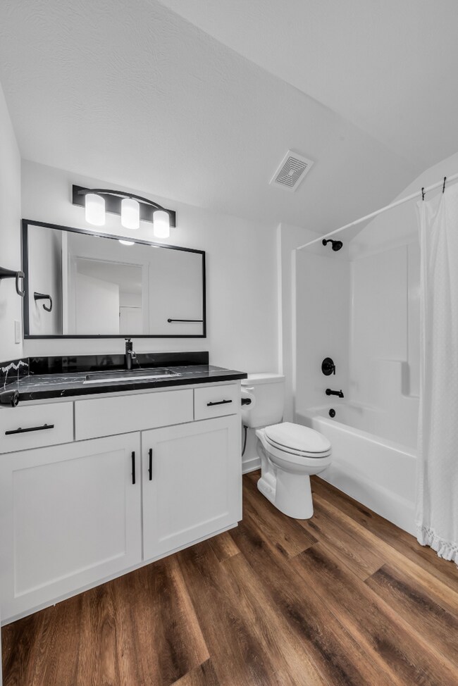 Building Photo - Modern Duplex with Spacious Design & Upsca...