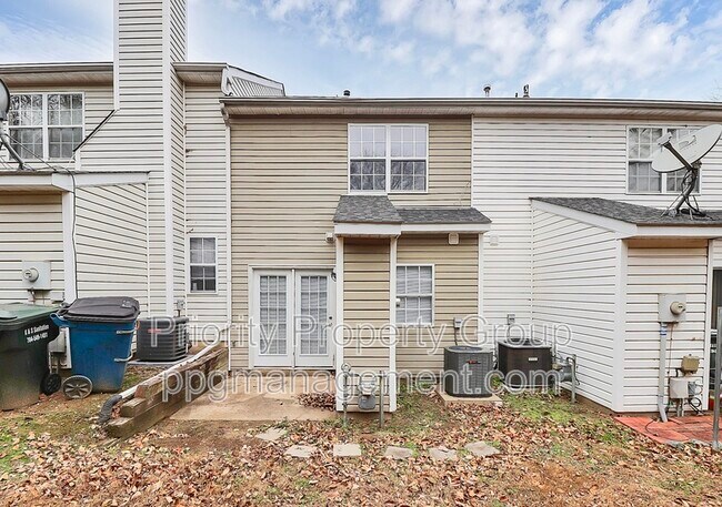 Building Photo - 9365 Glenwater Dr