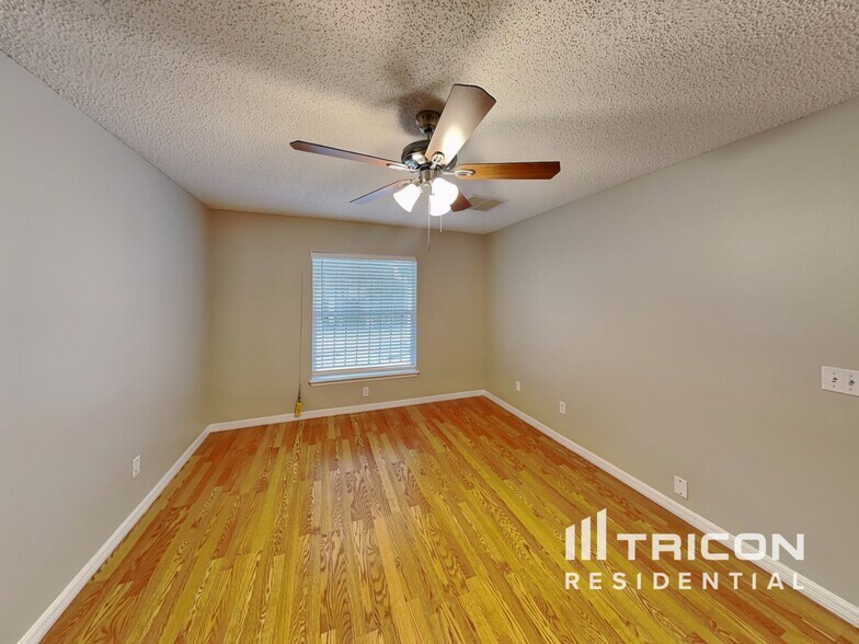 Building Photo - 335 Heritage Estates Ln