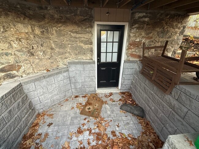 Building Photo - 34 Jamaica Rd