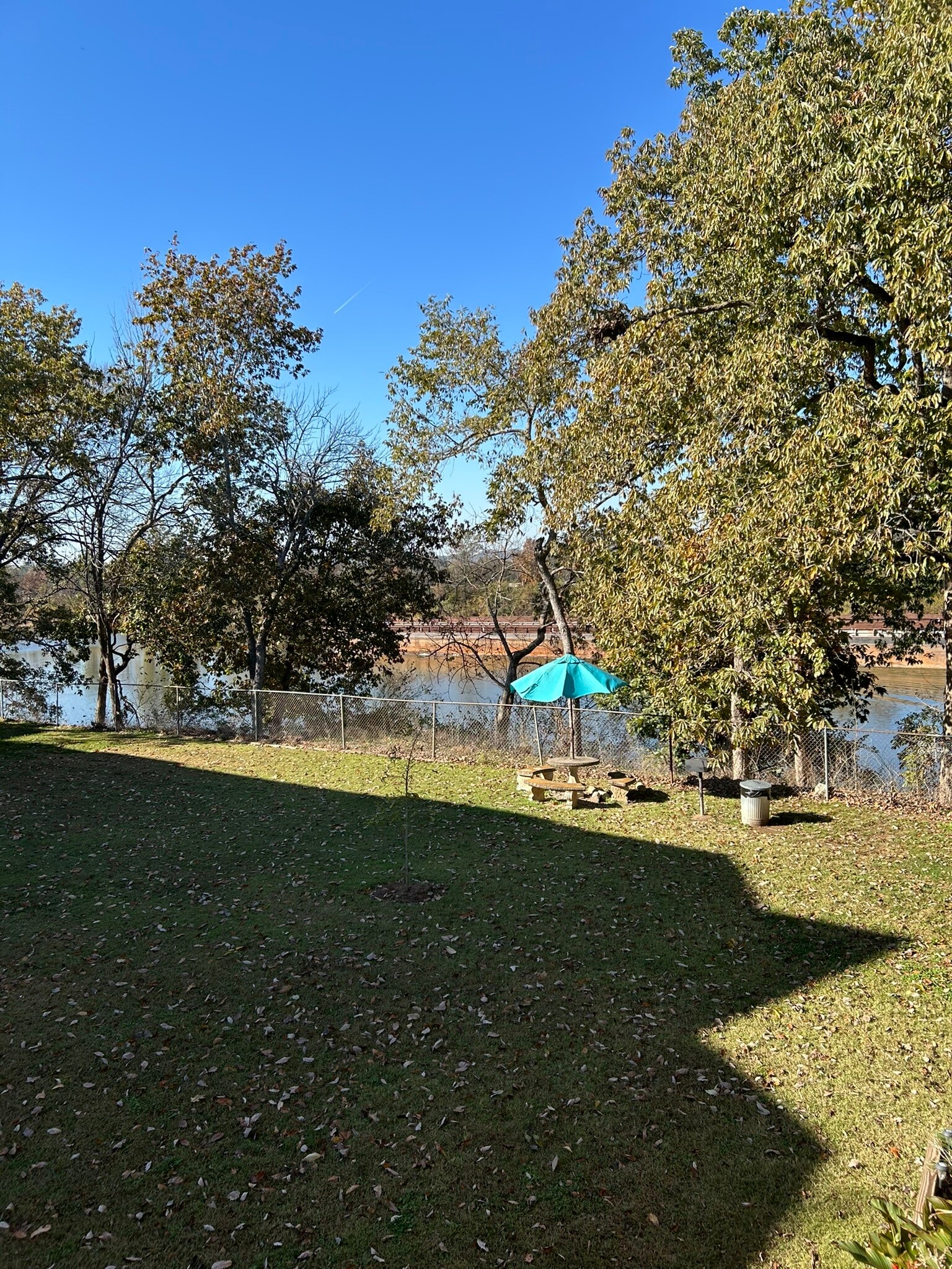 Building Photo - 515 Basswood Ave