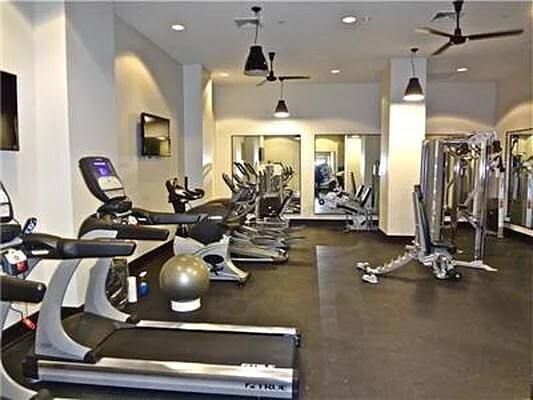 Building Photo - 540 W 28th St