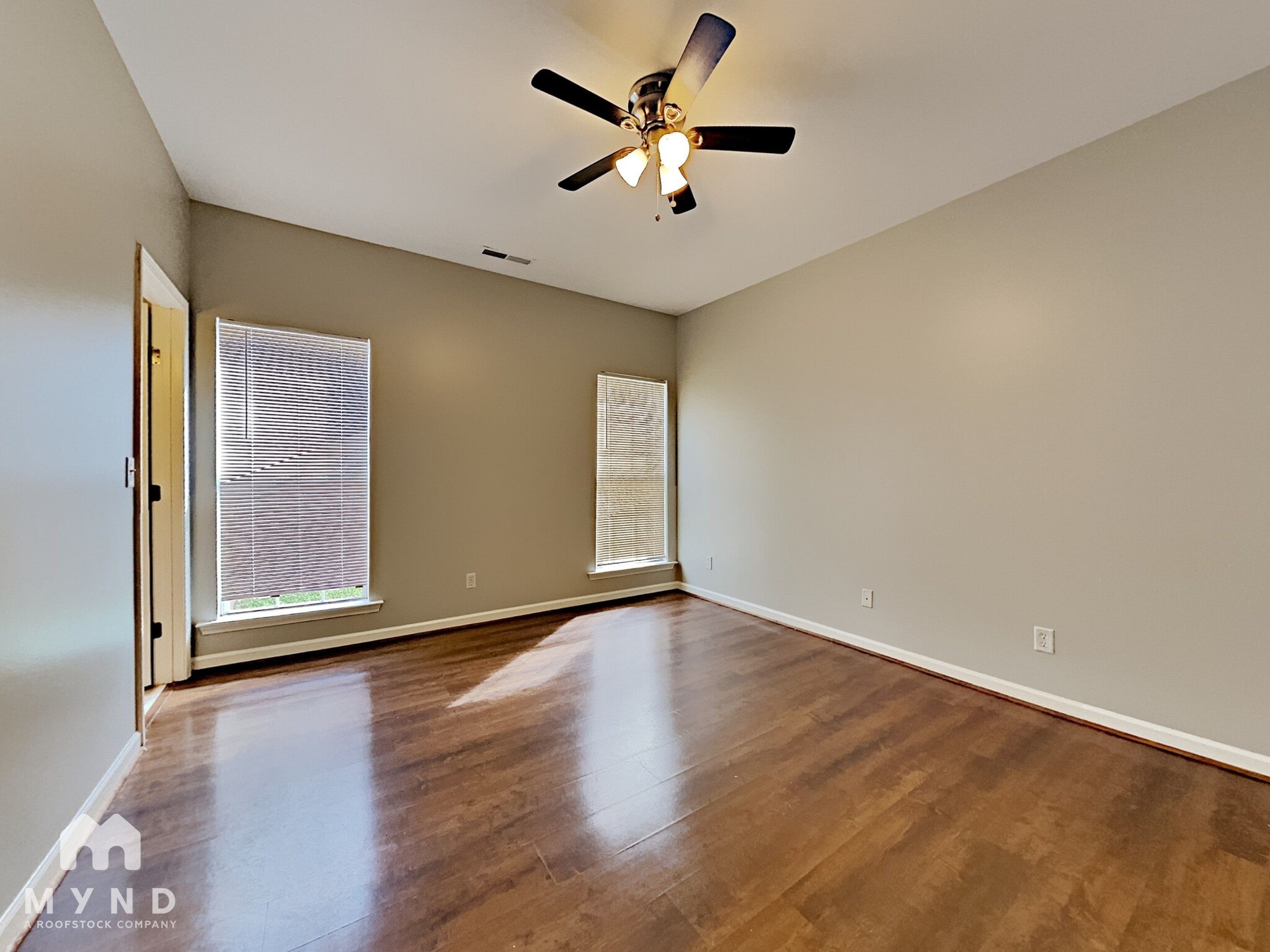 Building Photo - 1135 Castlemaine Dr