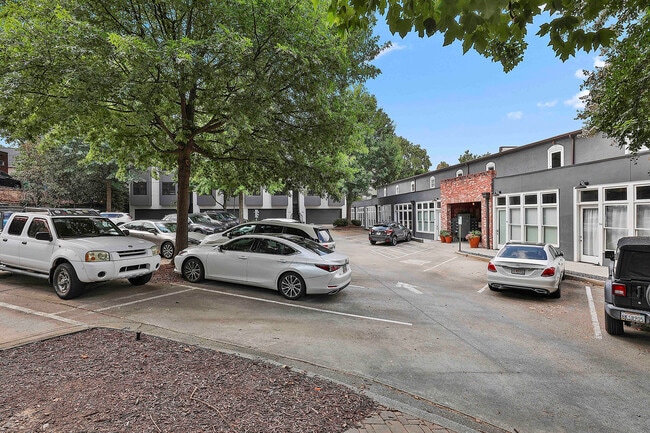 Building Photo - 675 Greenwood Ave NE