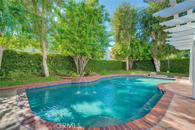 Building Photo - 6049 Rustling Oaks Dr