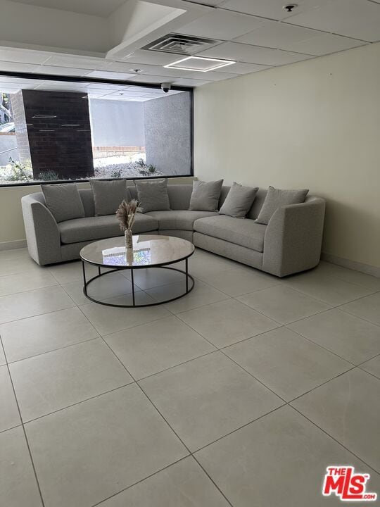 Building Photo - 324 N Palm Dr