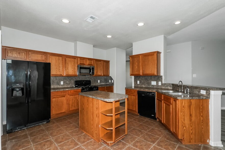 Building Photo - 2017 Sandy Bank Ln