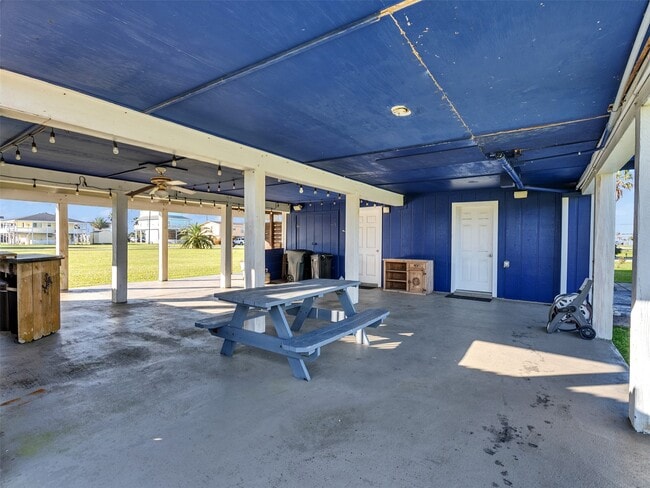 Building Photo - 16527 Lewis Scott Rd