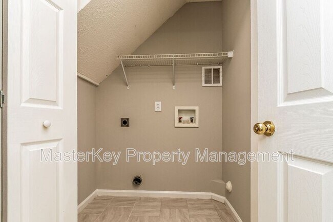 Building Photo - 104 Taylor Glen Dr
