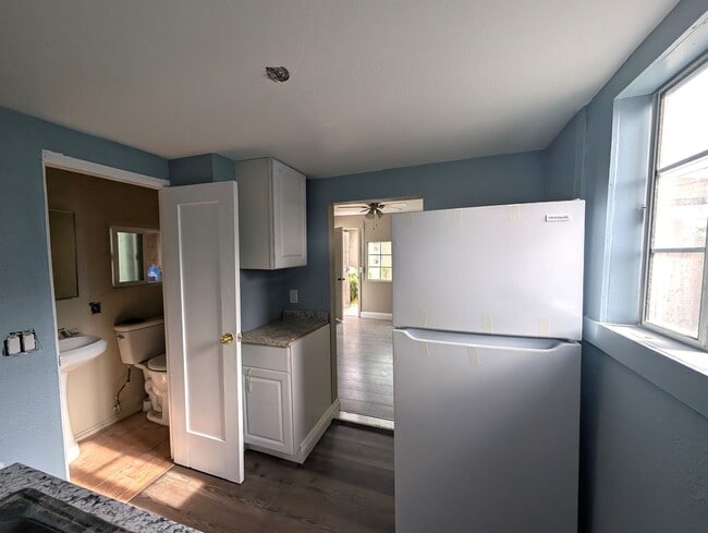 Building Photo - 1018 Lucas St