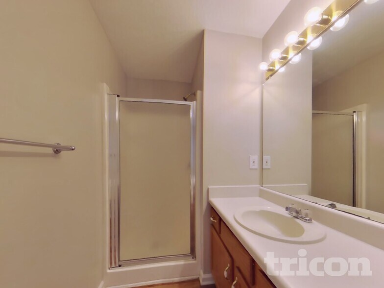 Building Photo - 302 Bethel Dr