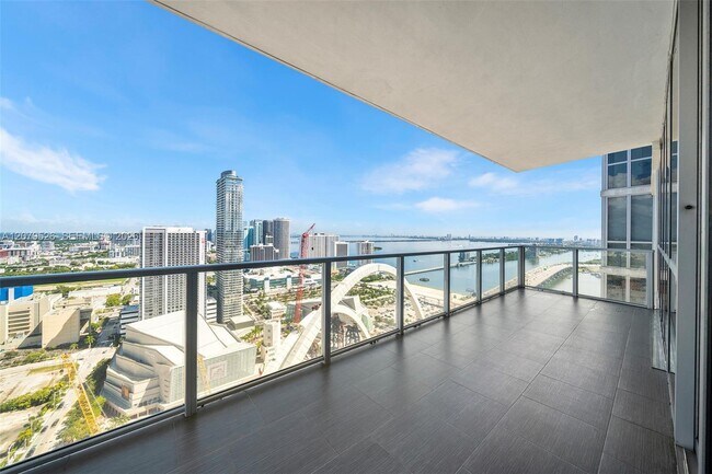Building Photo - 1100 Biscayne Blvd