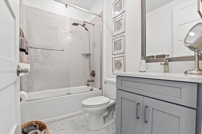 Building Photo - Waterfront Luxury Living | Private Dock + Direct Tampa Bay Access