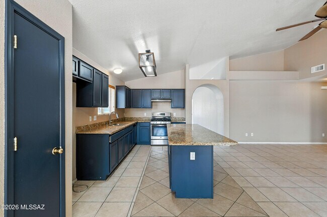 Building Photo - 7997 E Snakeroot Dr