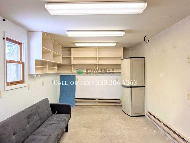 Building Photo - 2881 Archwood Pl