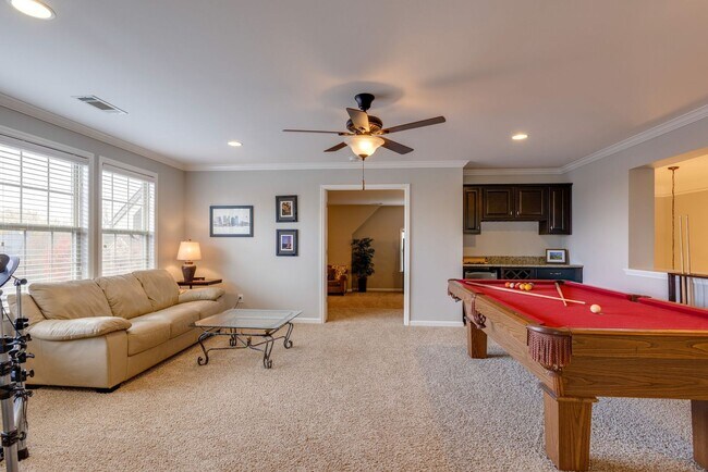 Building Photo - 5 Bedroom Home with Theater Room & 3-Car Garage in Franklin