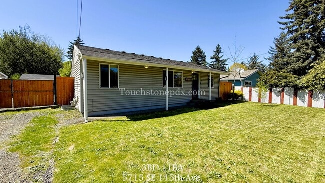 Primary Photo - Beautifully Remodeled Home in Near Powell ...