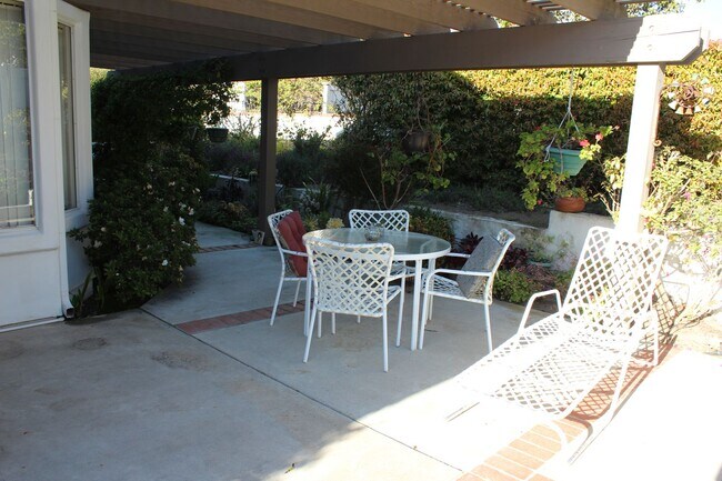 Building Photo - 2bd/2bth Ocean Hills 55+ Single Level home!
