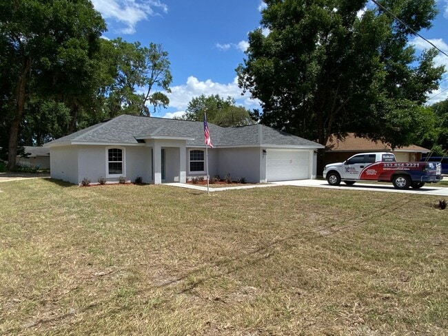 Building Photo - Desirable SE Ocala Neighborhood 3/2/2 **Won't Last**