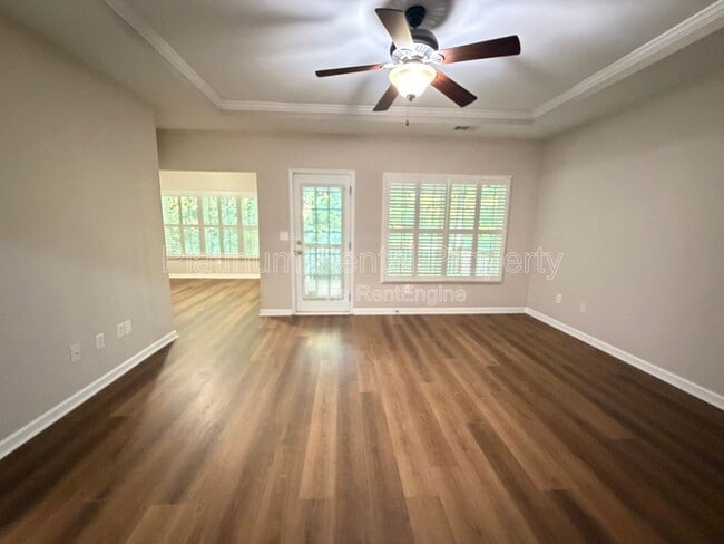 Building Photo - 12785 Doe Dr