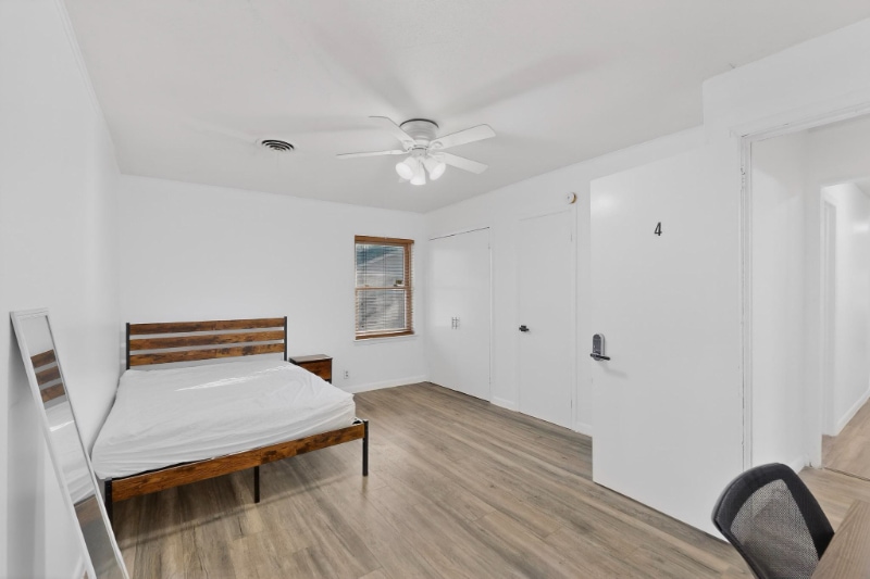 Building Photo - 404 Nottingham Dr