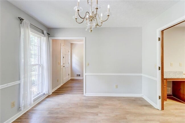 Building Photo - 1049 Seven Springs Cir NE