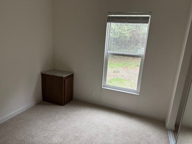 Building Photo - 16940 Ferry Creek Heights Rd