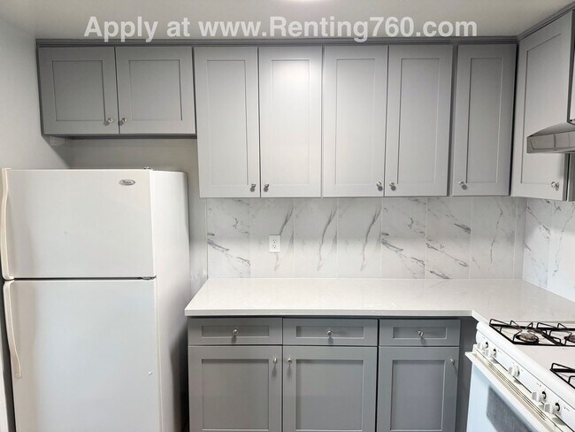 Building Photo - Newly Remodeled 2 Bed 1 Bath Near Downtown!