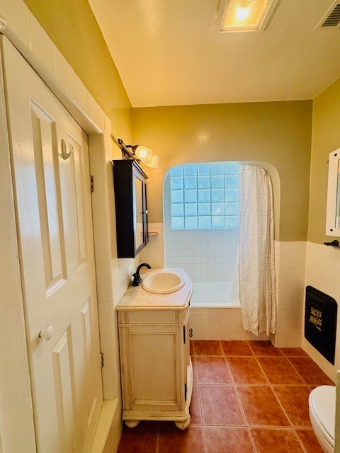 Building Photo - 2620 Graham Ave