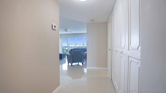 Building Photo - 3550 Galt Ocean Dr
