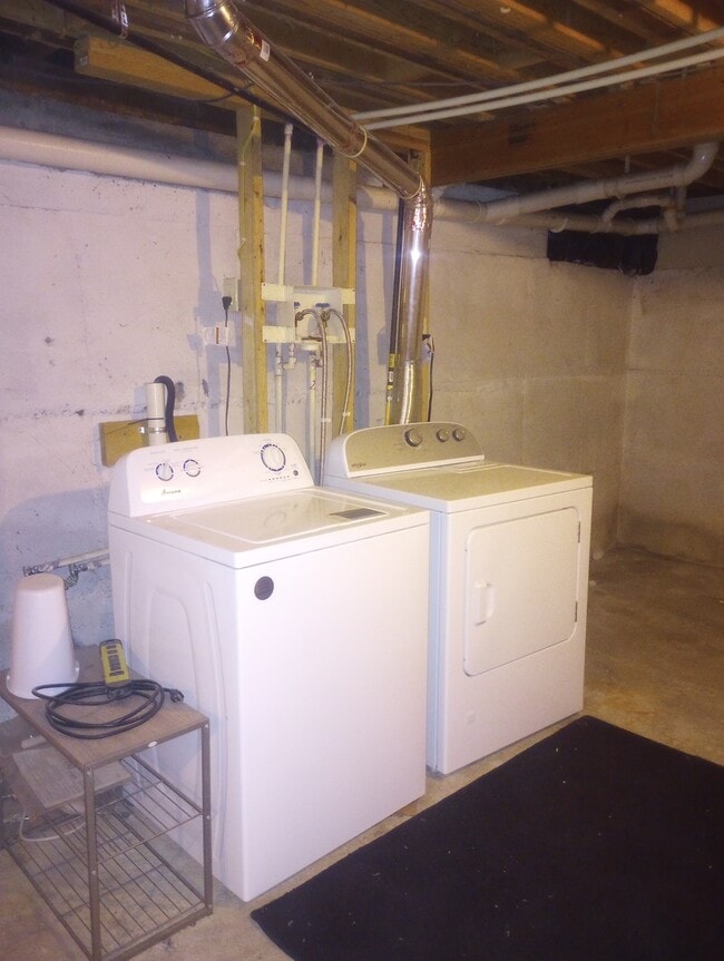 Building Photo - 209 E Wisconsin St