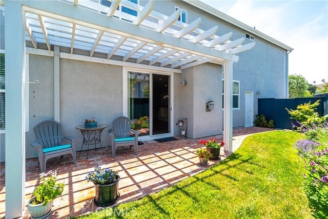 Building Photo - 1556 Hyannis Ln