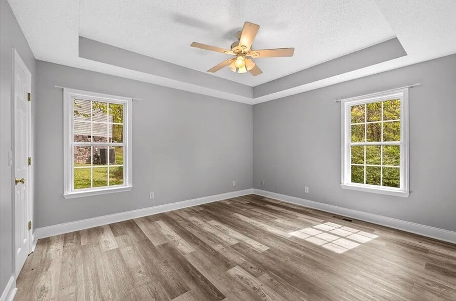 Building Photo - 124 Levi Dr