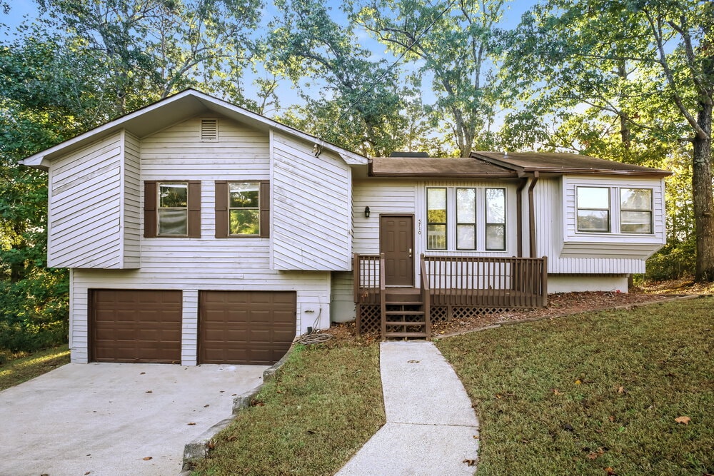 Primary Photo - 5710 Deerfield Pl