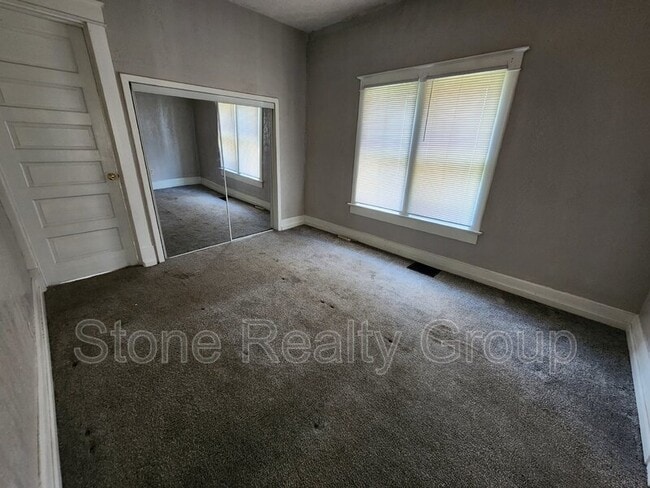Building Photo - 1426 S 9th St