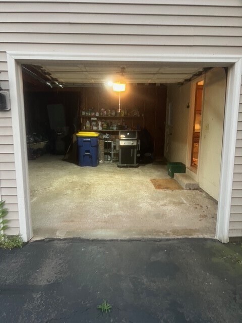 Building Photo - 56 Tree Brook Dr