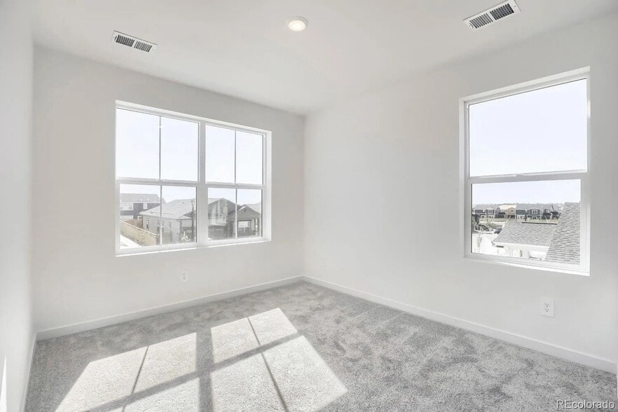 Building Photo - 236 Kobe Ln