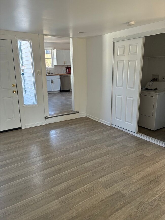 Building Photo - Fully Renovated 2-Bedroom Home with Huge Yard in Ferguson!