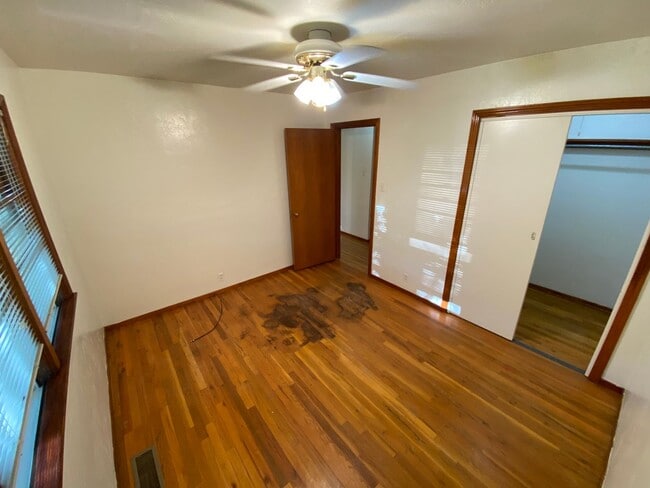 Building Photo - Crestview Three Bedroom House with Garage