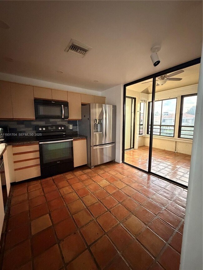 Building Photo - 7460 La Paz Blvd