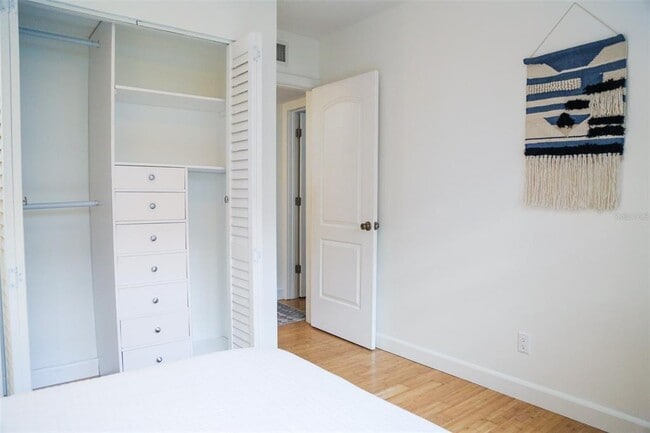 Building Photo - 2181 Hyde Park St