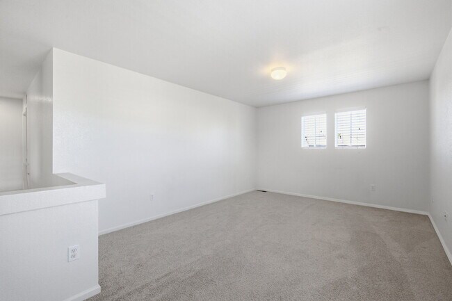 Building Photo - "Charming 3-Bedroom Home with 2.5 Baths on Kirk Street – 1744 sq ft of Comfort in Denver!"