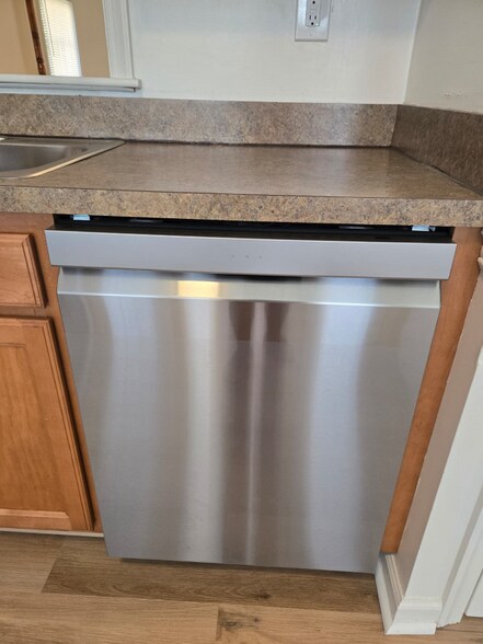 Building Photo - 5529 Old Guard Crescent