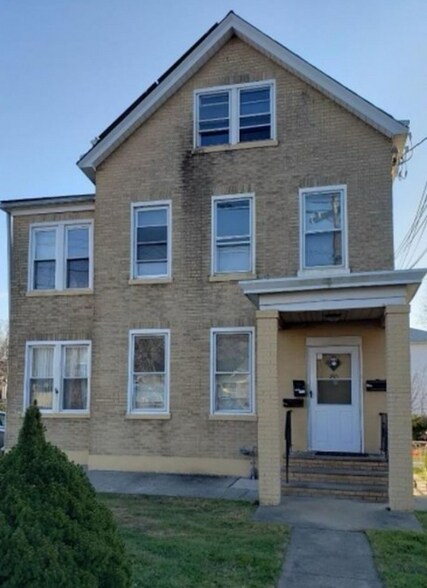 Primary Photo - 80 Belleville Ave