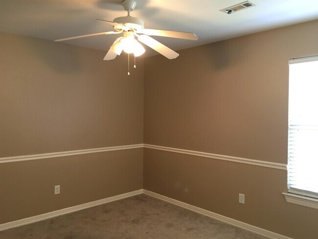 Building Photo - 6670 Cutter Ct